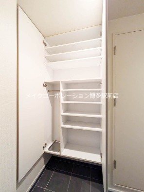 玄関 サンリベラ天神大名 玄関