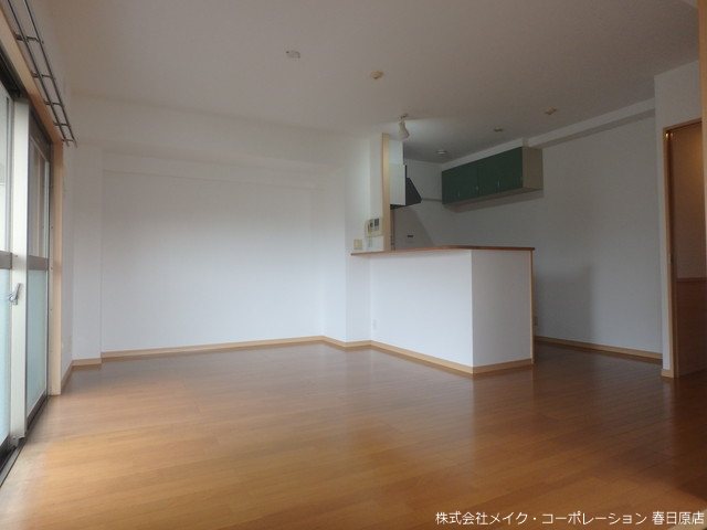 写真は同型タイプ フォレスト離宮若久 リビング