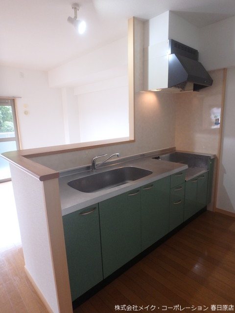 写真は同型タイプ フォレスト離宮若久 キッチン