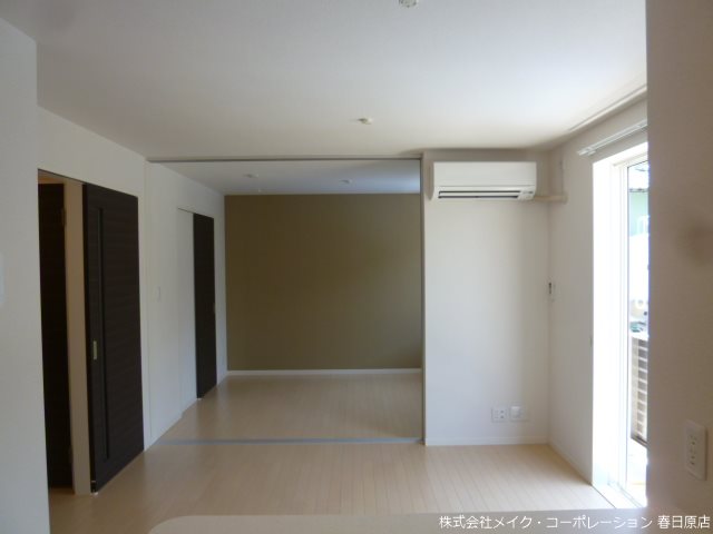 ディアコート・ヴィラ リビング