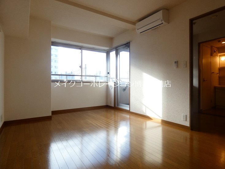 ニューロング博多 リビング