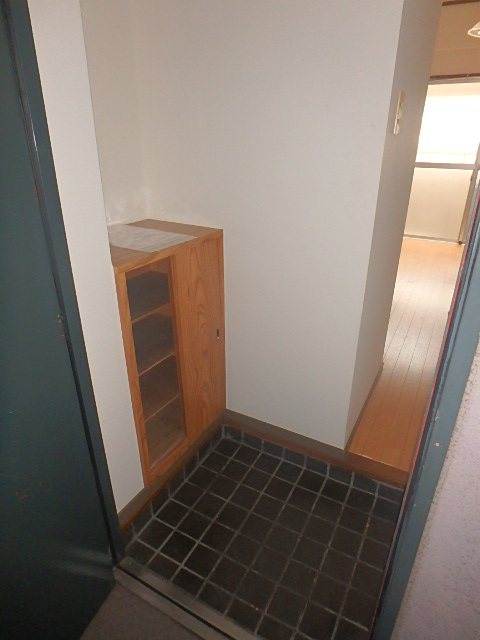 エルビス警固 玄関