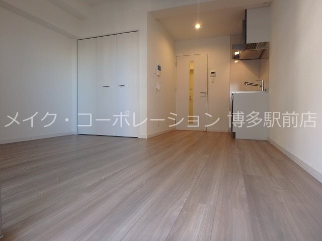 サヴォイ ソリディティ リビング