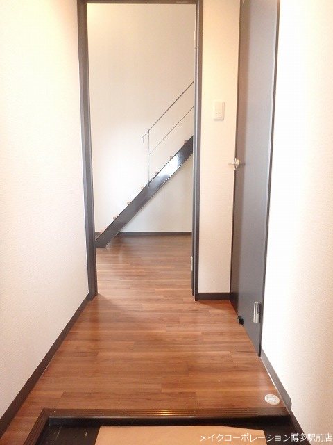 クレオ竹下 玄関