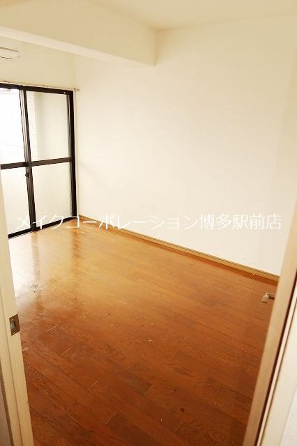 ダイナコート大博通り リビング