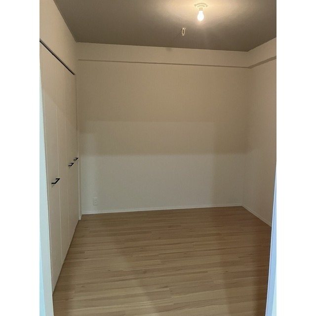 コンチネンタル  ベッドルーム