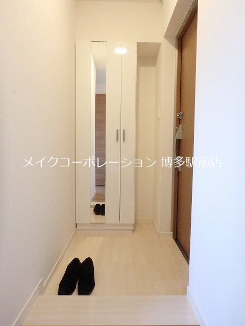 レヴェール・メゾン  玄関