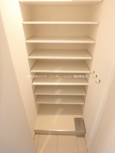 エステムプラザ福岡県庁前ネオシス 玄関