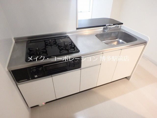 ラファセエスティーロ箱崎駅前 キッチン