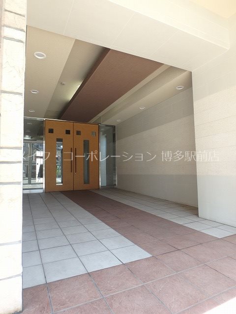 レジディア博多東 エントランス
