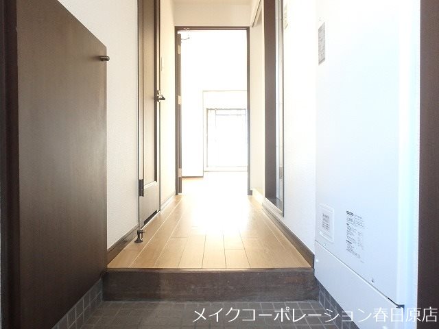 写真は同型タイプ ホルトハイム春日 玄関