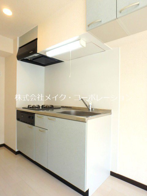 キッチン West Court DR キッチン