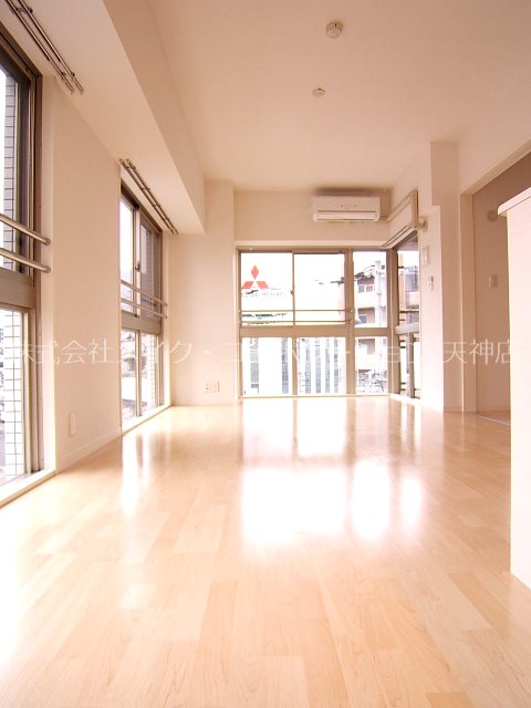 ベイシック薬院  リビング