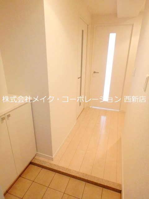 レジディア西新 玄関