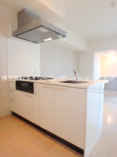 レジディア西新 キッチン