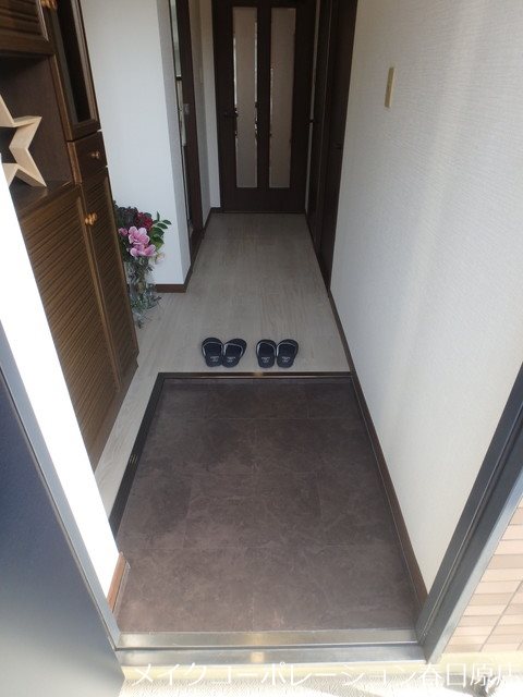 クレセントパレス 玄関