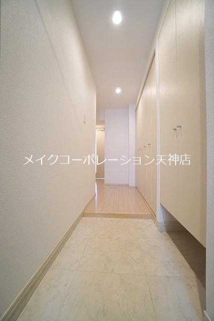 ディー・ウイングタワー 玄関