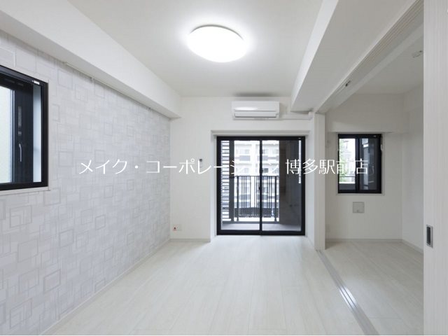 LANDIC STUDIO博多 リビング