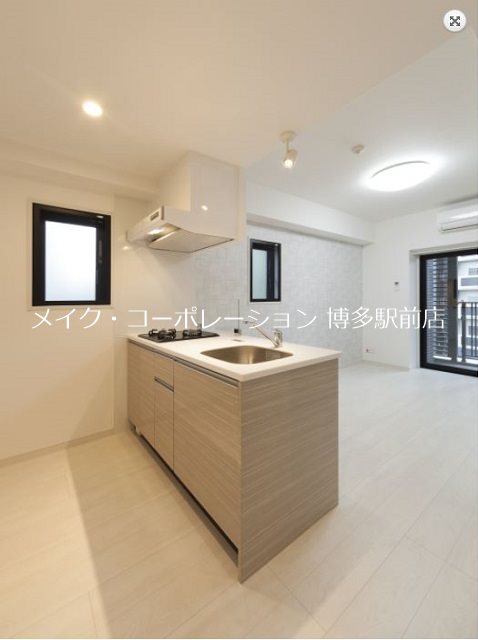 LANDIC STUDIO博多 キッチン