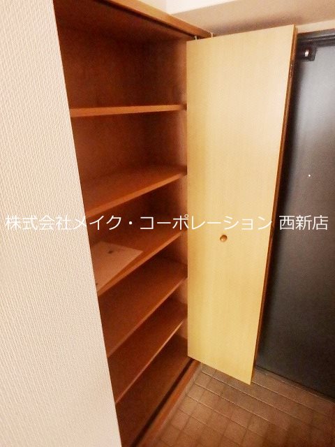 エステートモア別府 玄関