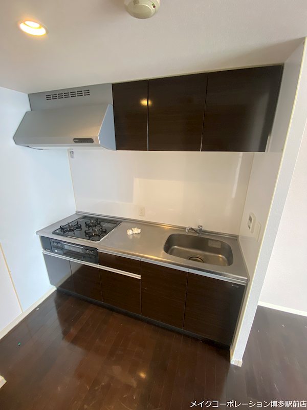 ラクレイス西新レジデンシャルタワー キッチン