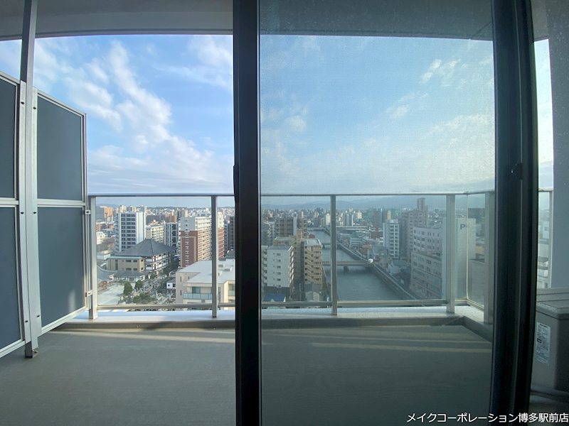 ラクレイス西新レジデンシャルタワー ベランダ