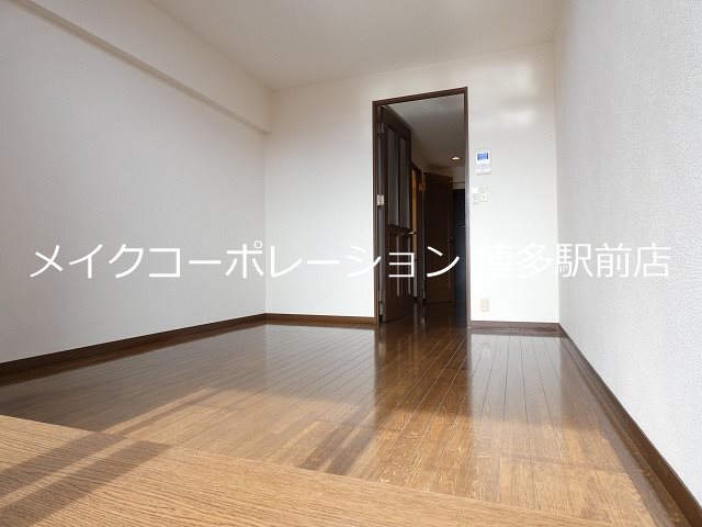 エステートモア博多駅南 リビング