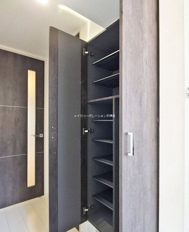 インプルーブ西新 玄関