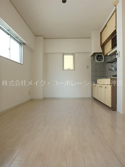 武石ビル リビング