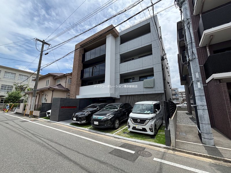 quador Contigo高宮  外観