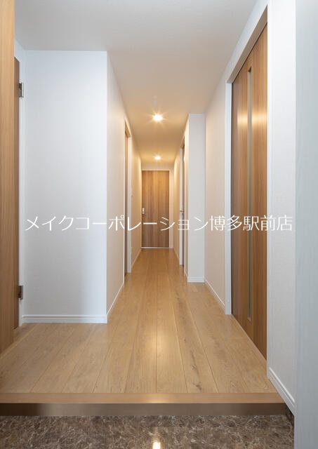 ロイズ大橋駅前 玄関