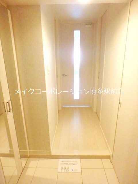 玄関 ネストピア西新 玄関