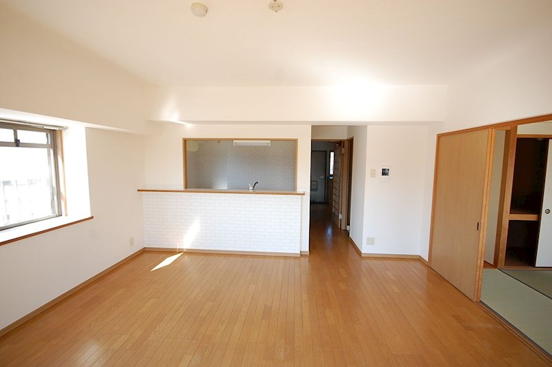 リビング アザレアコート リビング