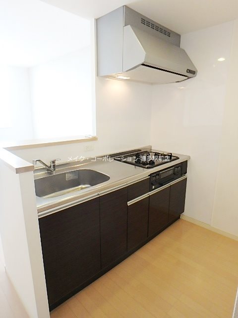 ラクレイス西新レジデンシャルタワー キッチン