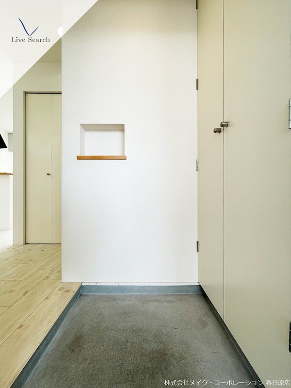 玄関 セラヴィ千歳 玄関