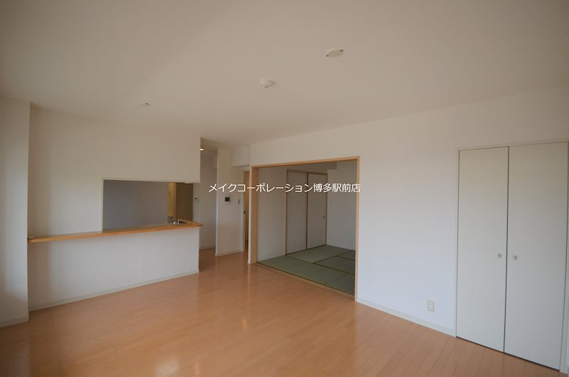 ファーネスト博多パークサイド リビング