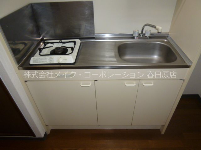 写真は同型タイプ エトランゼ五番館 キッチン