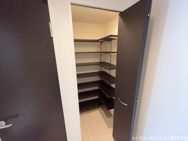 玄関 メゾン・デュ・ボヌール箱崎 玄関