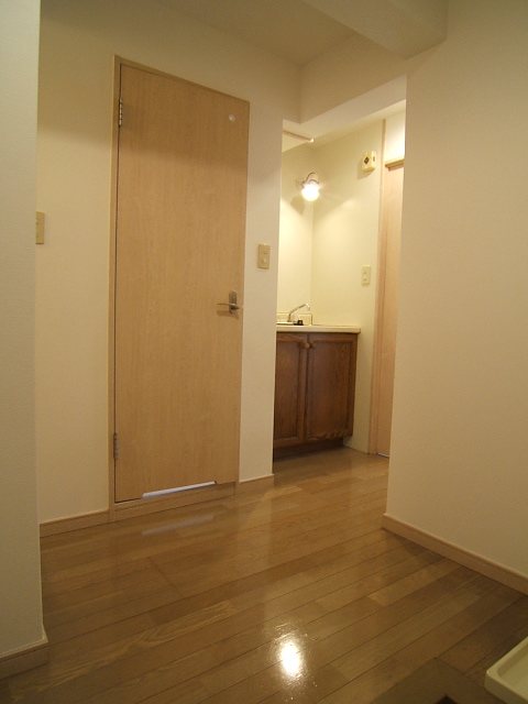 クレアトール赤坂 玄関