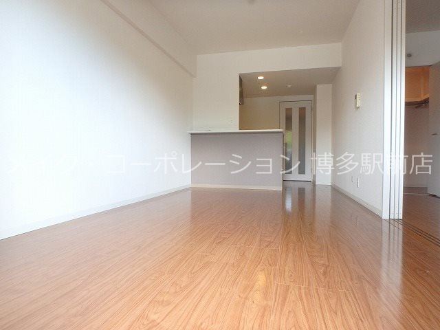 リビング プロニティ空港前 リビング