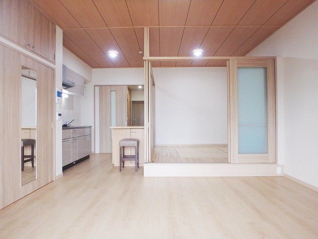 ※同物件別部屋引用です。 エステート・モア・天神マリーナ リビング