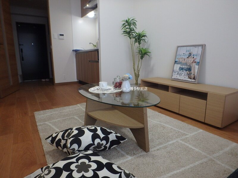 iN　SHAPE港 リビング