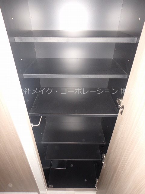 ※入居中の為別部屋写真使用現状優先 ネストピア県庁口駅前 玄関