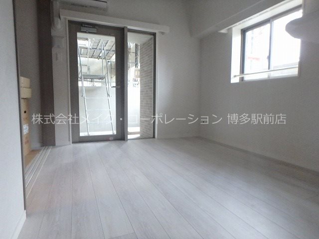 ※入居中の為別部屋写真使用現状優先 ネストピア県庁口駅前 リビング