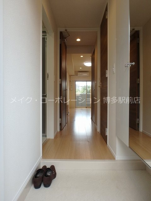同物件・同間取り写真引用 ウェルブライト美野島 玄関