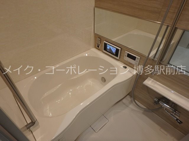 同物件・同間取り写真引用 ウェルブライト美野島 風呂画像