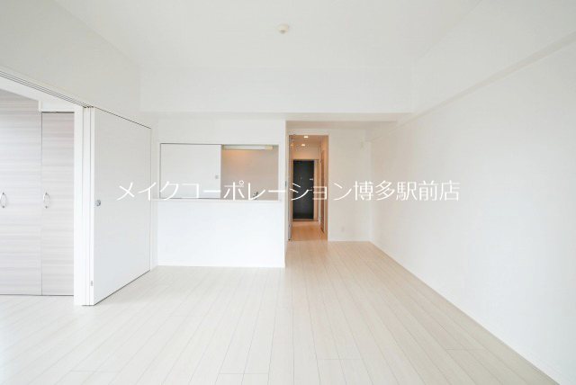 リビング エンクレスト大手門Ⅲ リビング