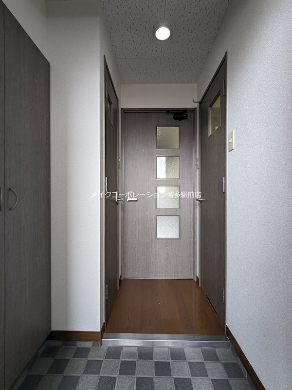 ロイヤル天神東 玄関