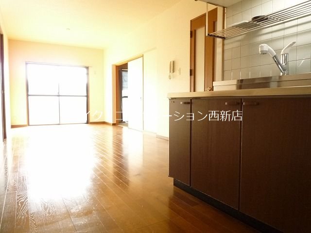 リビング 吟泉弐番館 リビング