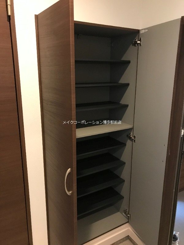 GRANDIC F　六本松 玄関